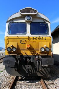 Transport train track