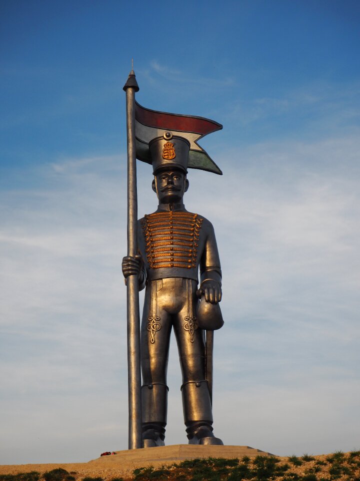 Statue mishka knight hussar