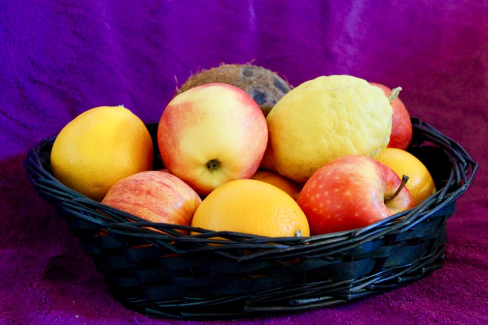 Apples orange oranges