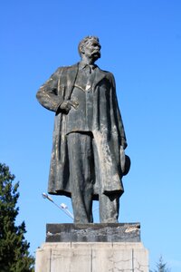 Monument maxim gorky ukraine
