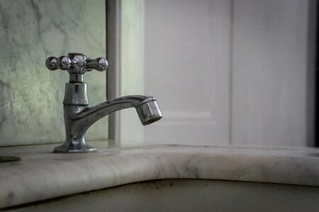 Bad bathroom armature