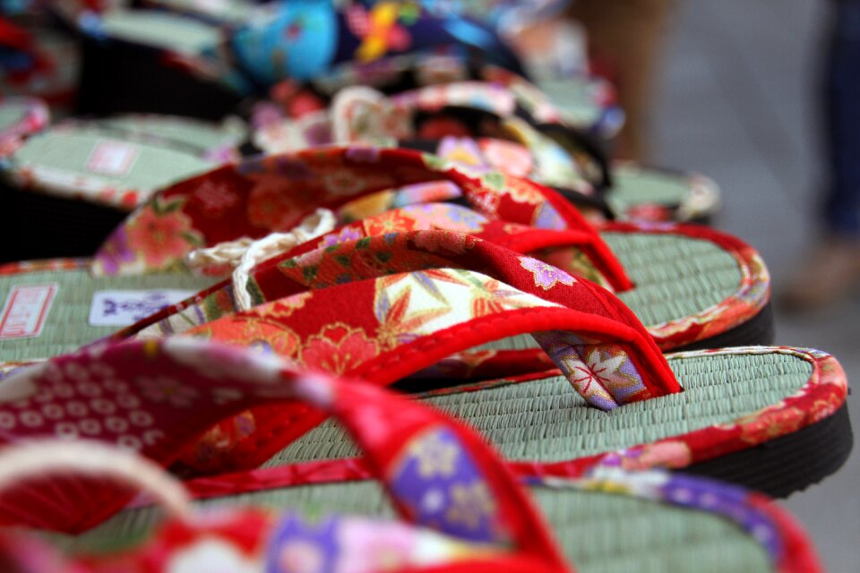 Traditional footwear flip-flop