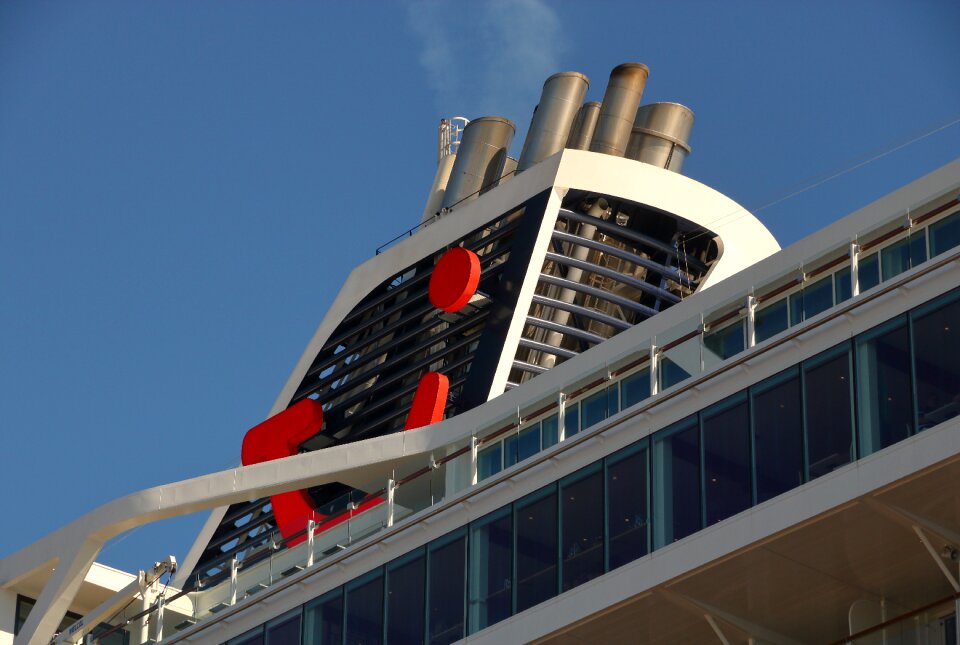 Arrecife cruise ship boat