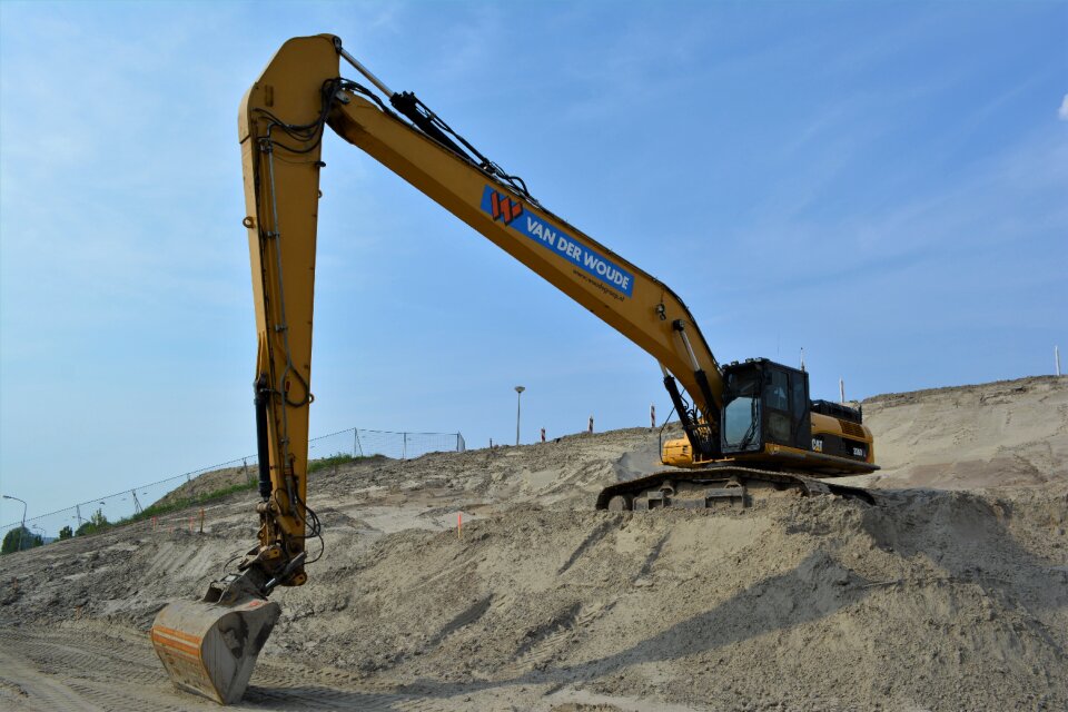 Beach emshotel excavators