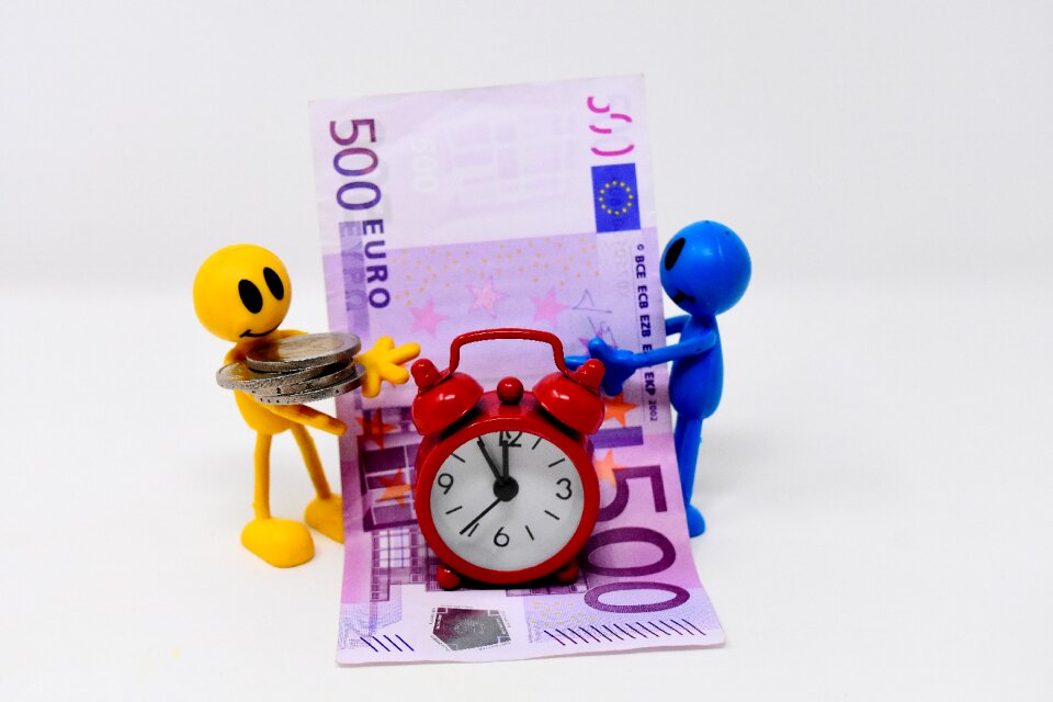 Figures funny clock