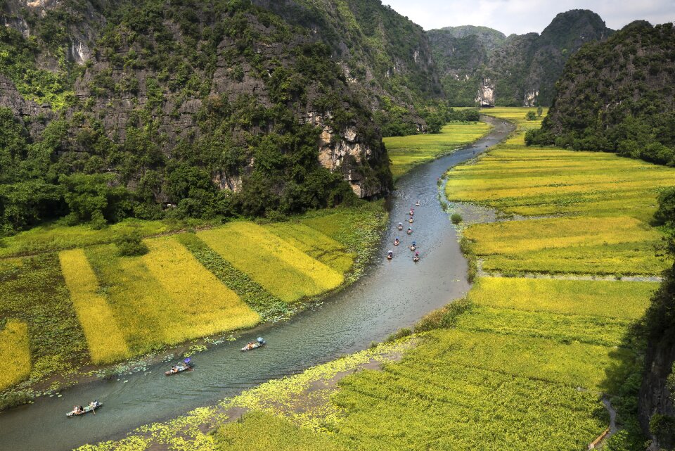 Vietnam cave the ngo dong river