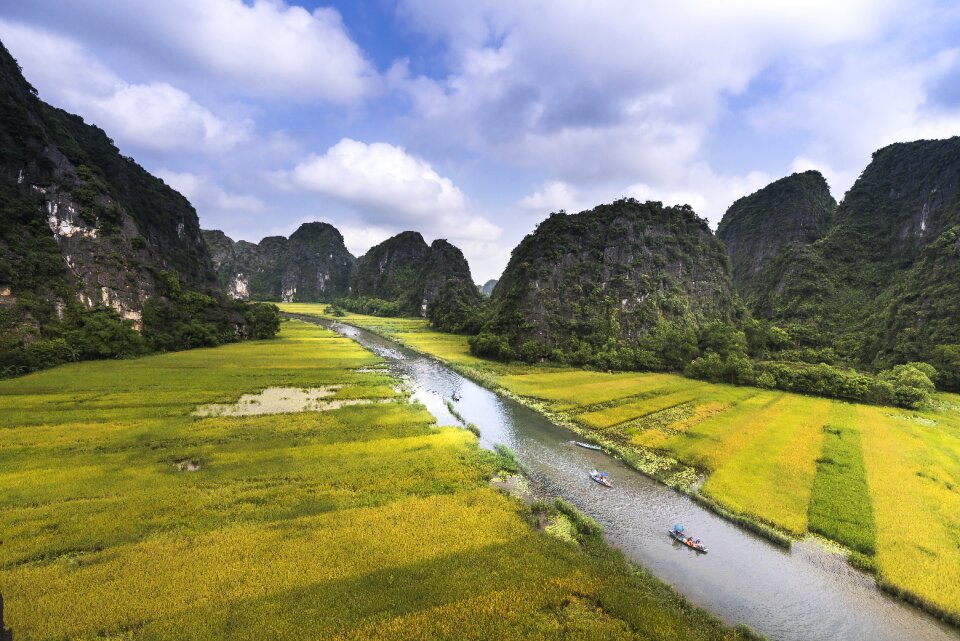 Vietnam cave the ngo dong river