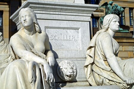 Sculpture art architecture