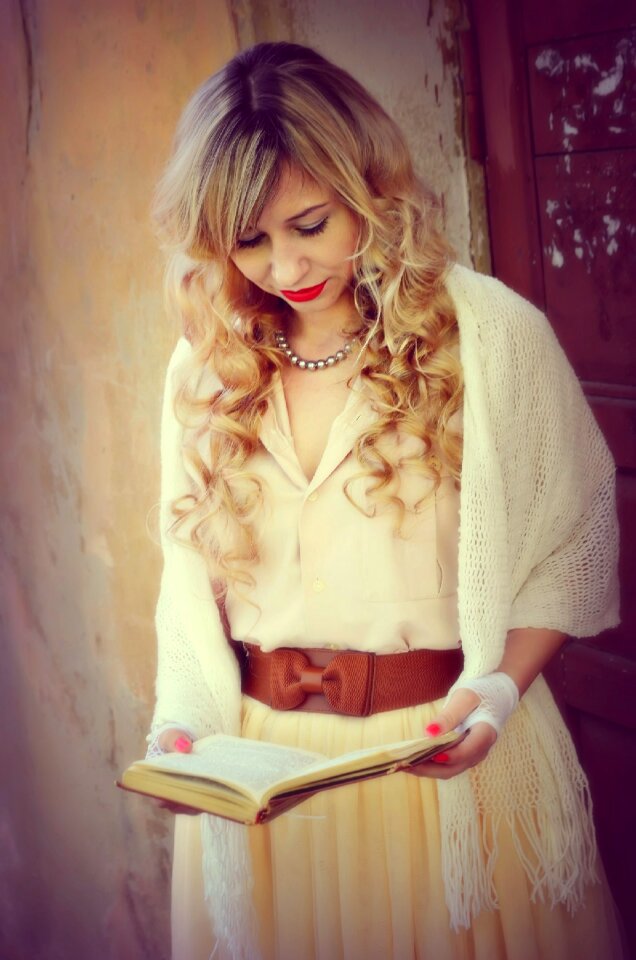 Book retro shawl