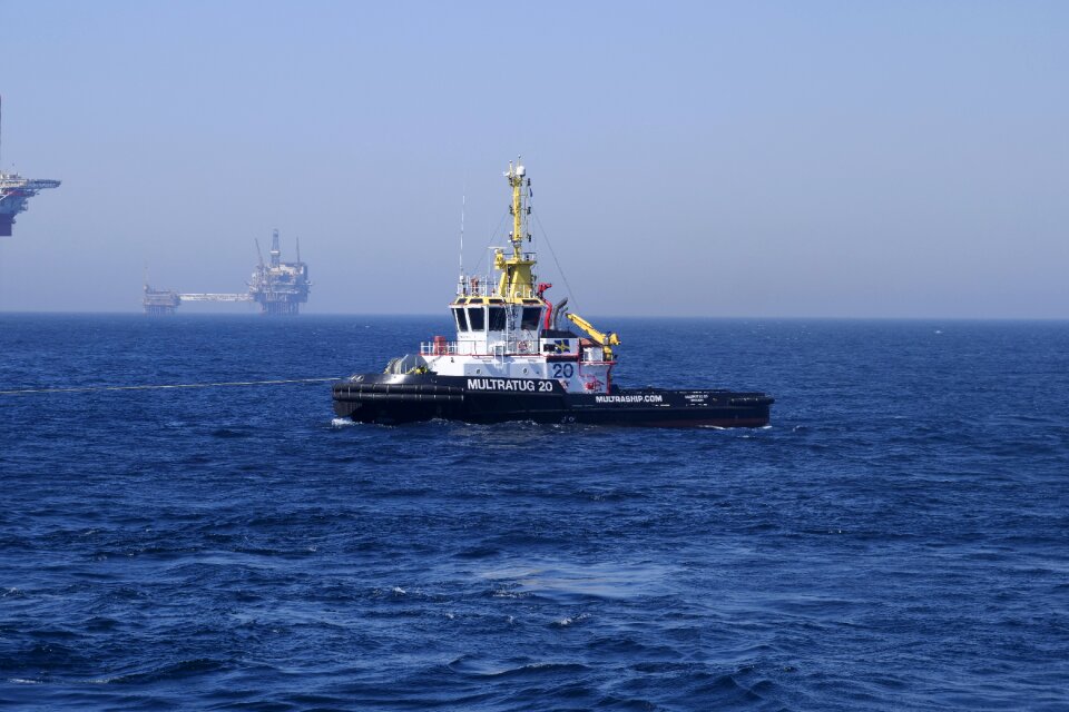 Ship north sea towage