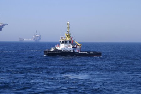 Ship north sea towage