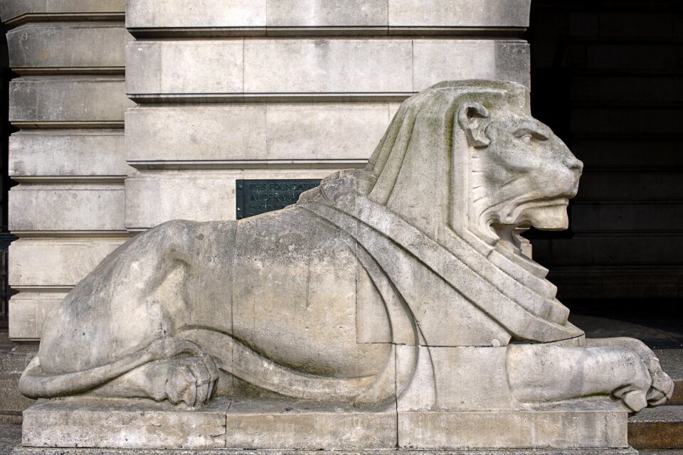 Stone statue day photo