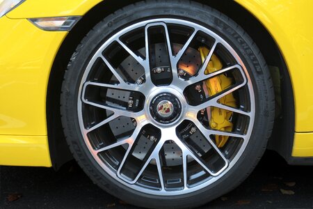 Vehicle luxury racing