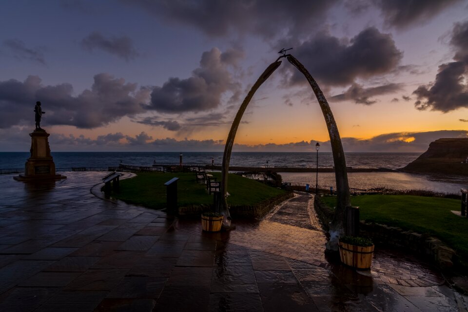 Captain cook statue sunrise seascape