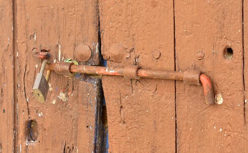 Lock rusty longares