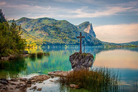 Salzkammergut lakeside mountains