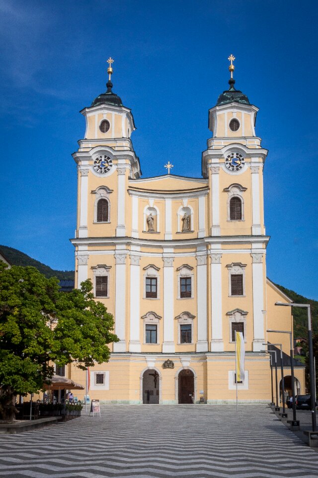 Alpine salzkammergut church