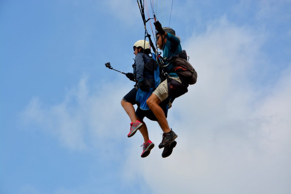 Paragliders flight duo paragliding bis place
