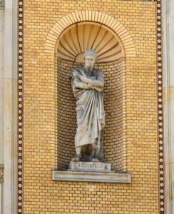 Statue stone figure artifice