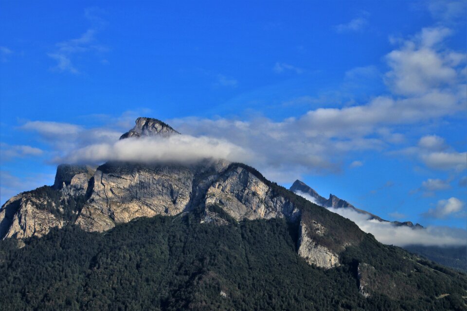 Rocks clouds array