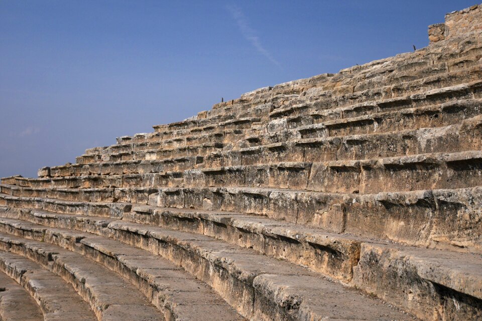 Amphitheater ancient architecture