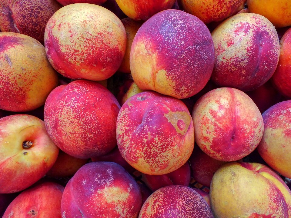 Market vitamins nectarine