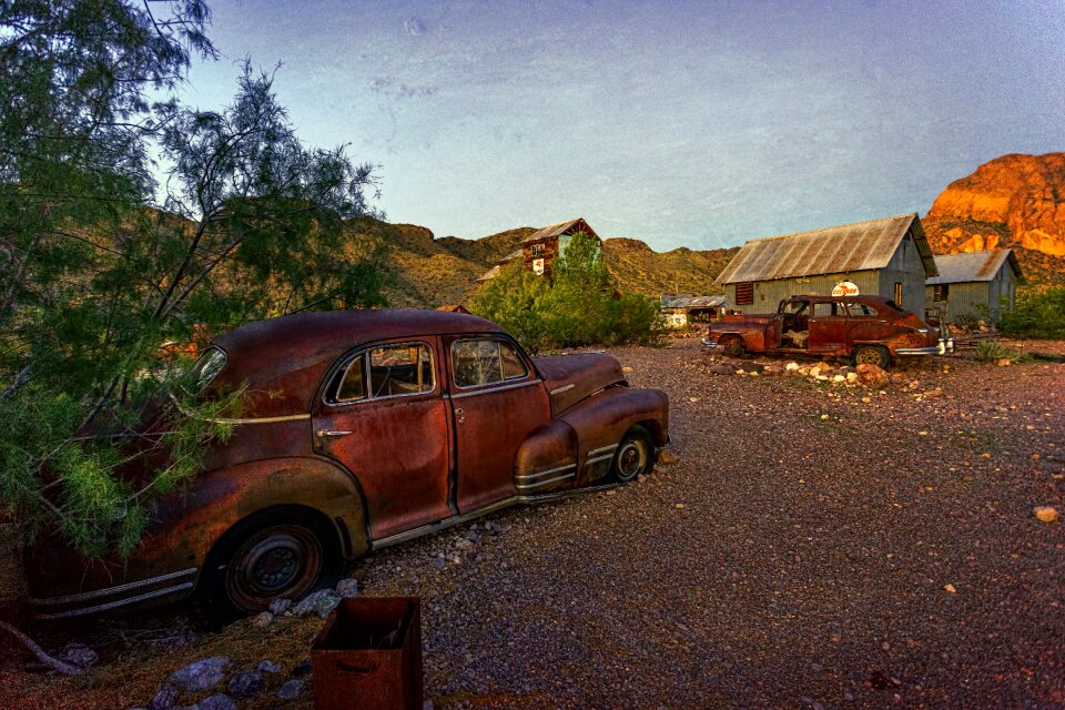 Automobile retro structure
