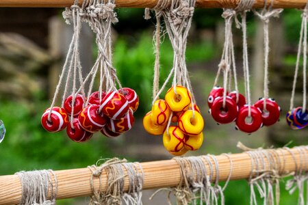 Dressing colors ornaments
