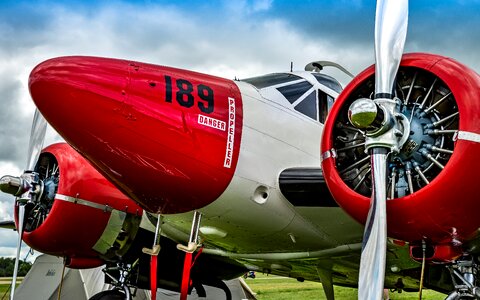 Airplane propeller twin-engine photo