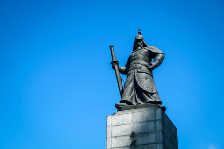Gwanghwamun square statue admiral