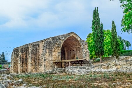 Medieval auxiliary building history