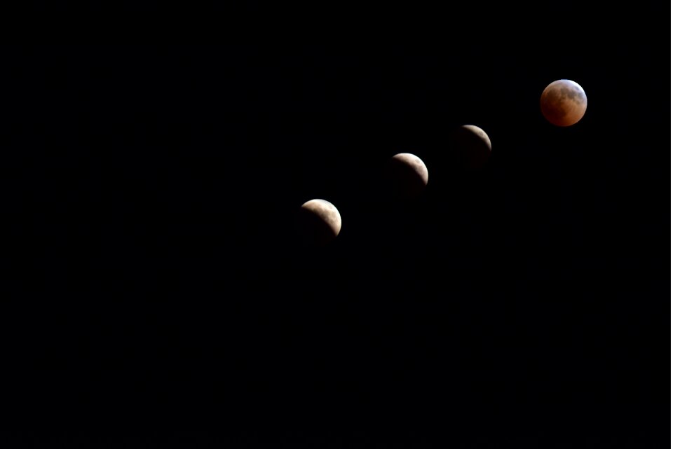 Sky star total lunar eclipse