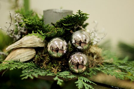 Moss green flower arranging