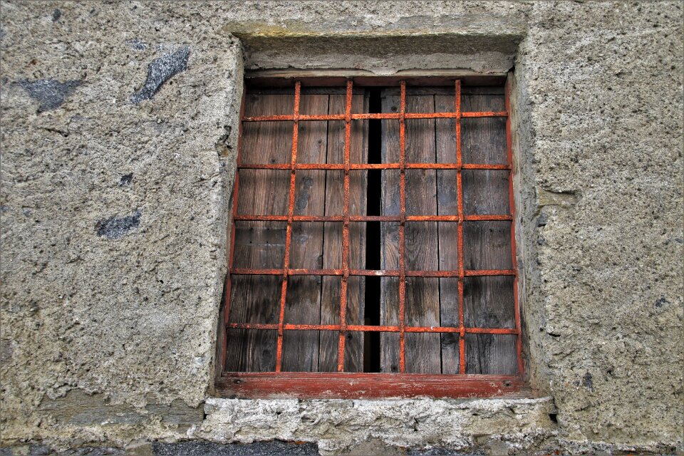 Building rust façades