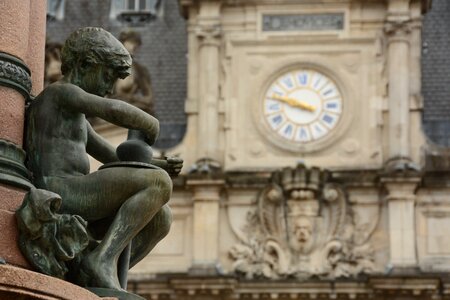Town hall limoges sculpture