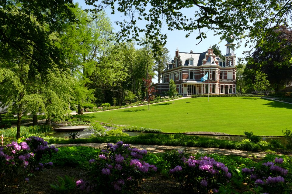 Mountain-and-valley baarn netherlands
