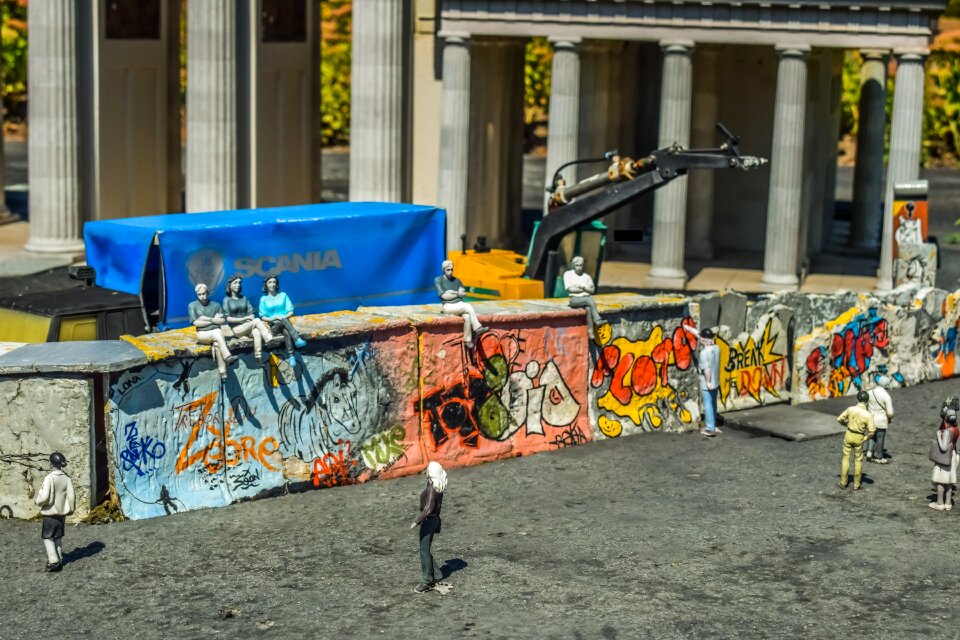 Demolition miniatures brussels