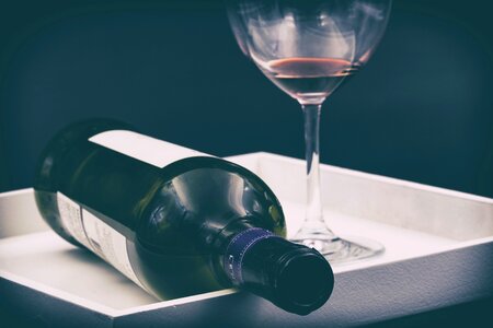 Consumes glass alcohol
