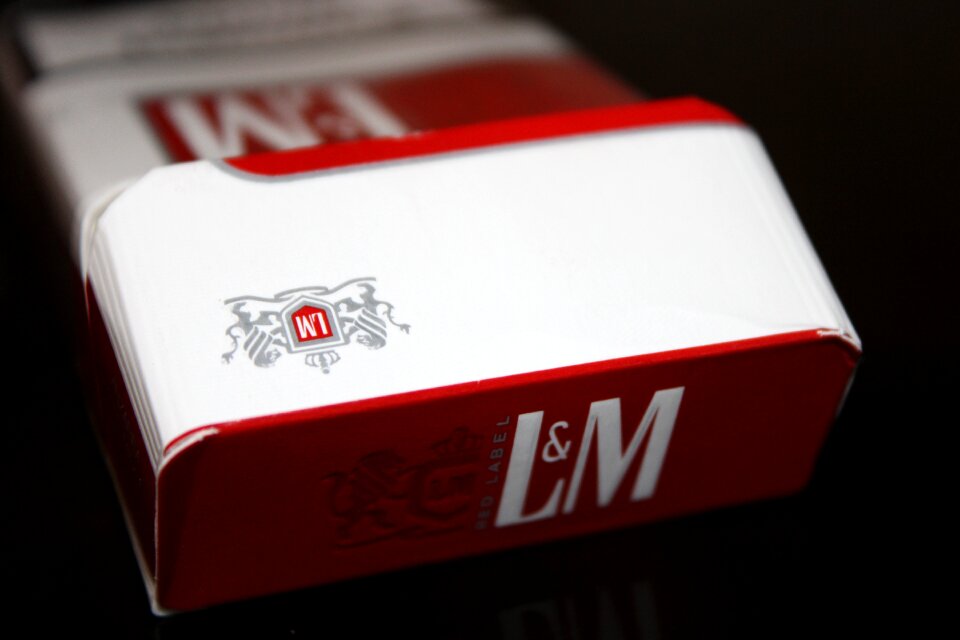 Cigarette tobacco addiction