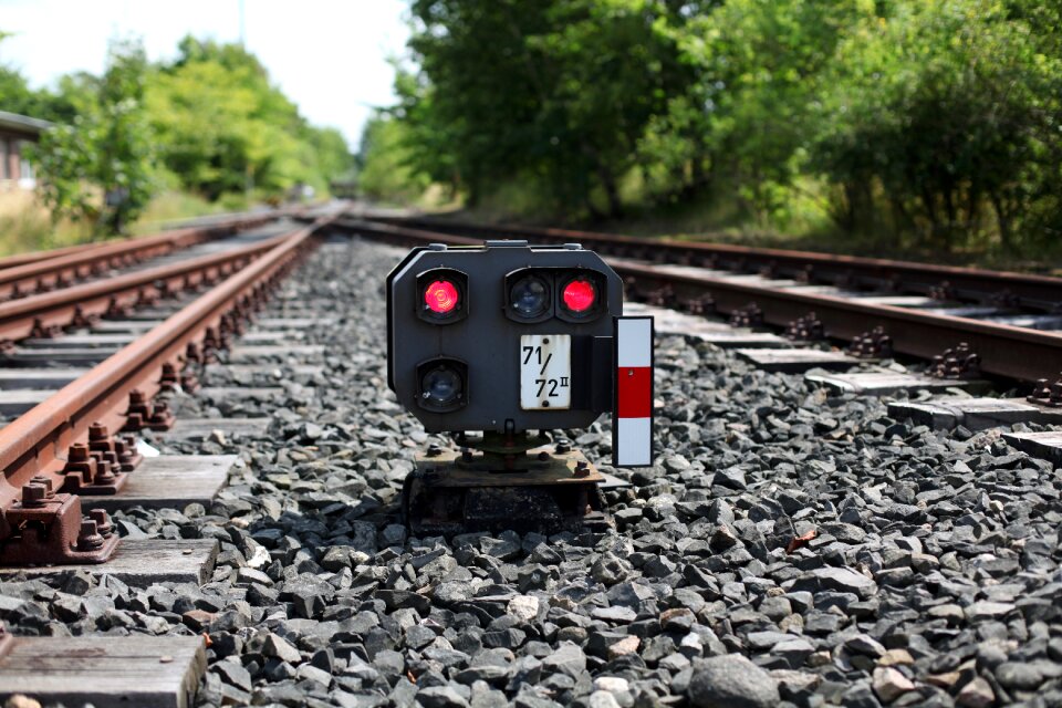 Gravel caution warning