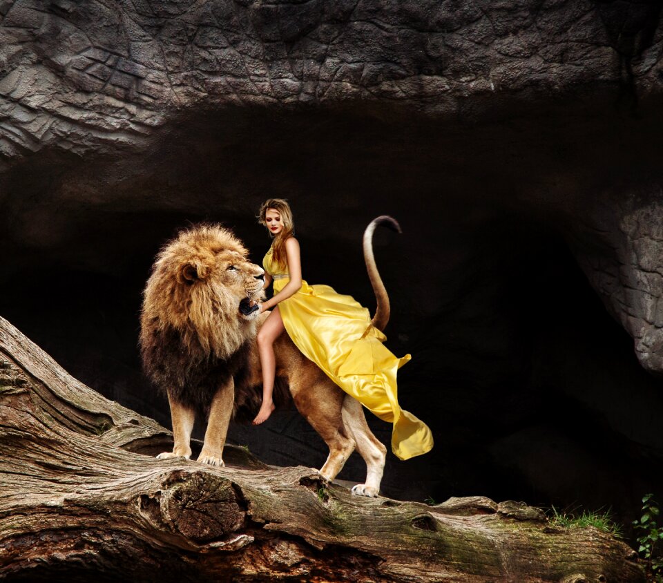 Predator flowing dress yellow