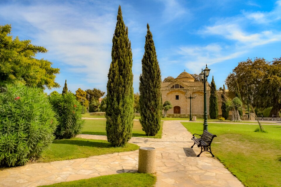 Square church architecture
