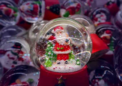 Nicholas snow glass ball