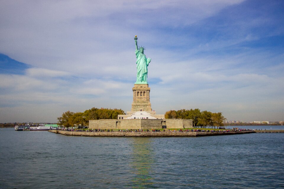 Monument statue freedom