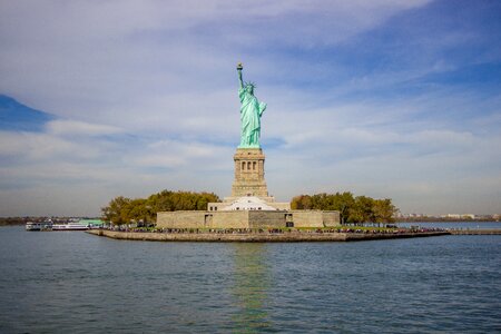 Monument statue freedom