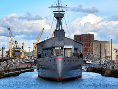 Landing bridge warship navy