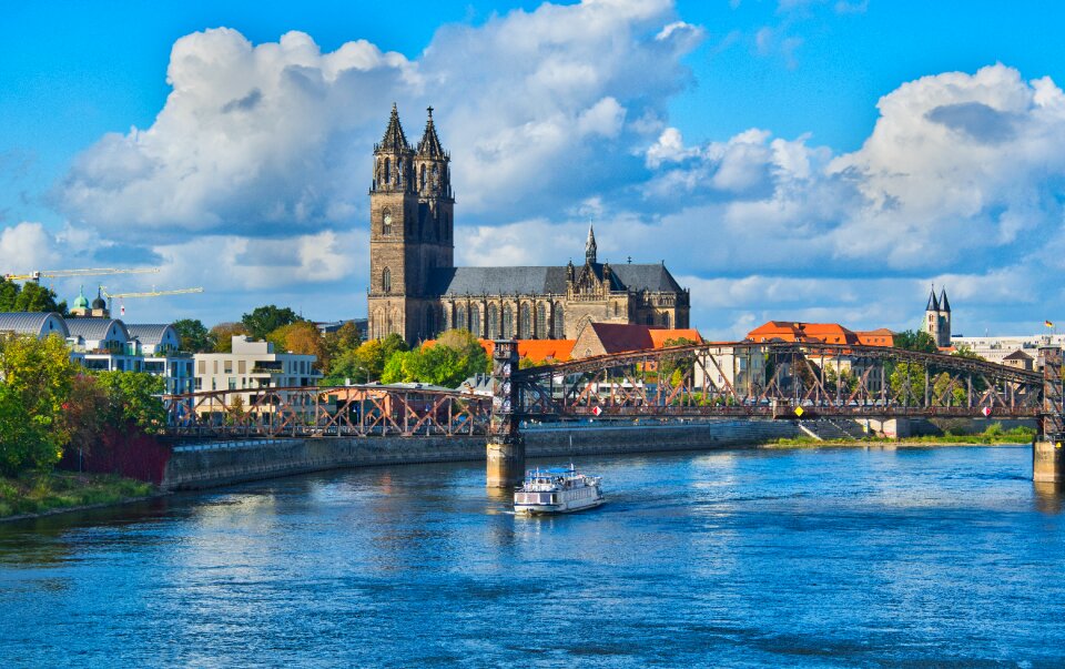 Elbe river city view