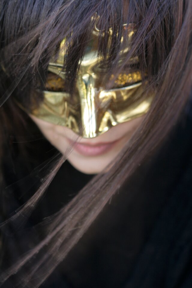 Yellow gold face