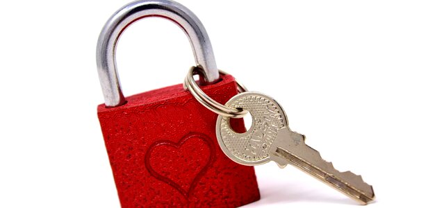 Symbol heart key photo