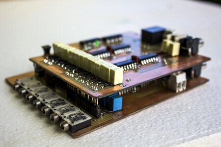 Chip circuits computer photo